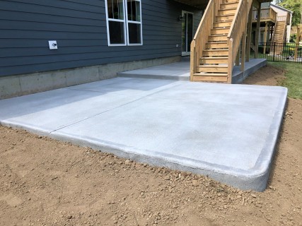 Broom finish concrete patio in Danville Indiana – Indy Decorative Concrete