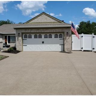 Sand Matrix stamped concrete with Autumn Oak integral color in Indianapolis Indiana – Indy Decorative Concrete