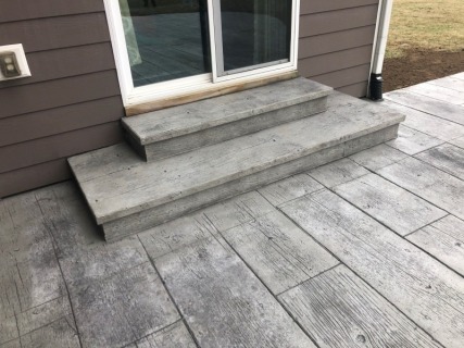 16-Inch Gilpins Falls Bridge Plank - Gull Gray Integral - Storm Gray Release - Wedding Cake Cantilever Steps