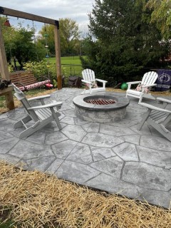Appalachian Flagstone Stamp - Gull Gray Integral - Charcoal Release - Gray Block Fire Pit with Dark Gray Top Cap