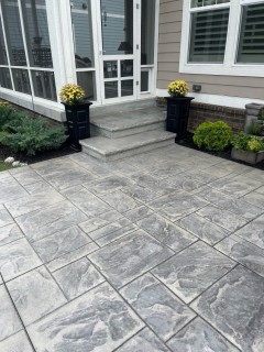 Majestic Ashlar - Pewter Integral - Storm Gray Release - Wedding Cake Cantilever Steps