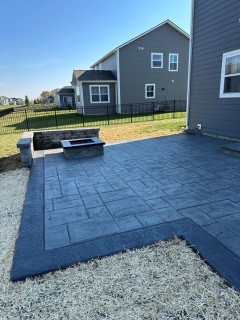 Majestic Ashlar Slate - Pewter Integral - Storm Gray Release - Storm Gray Hardener Border - Gray Block Seat Wall and Fire Pit with Dark Gray Top Cap