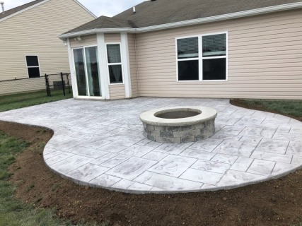 Majestic Ashlar Slate - Gray Linen Hardener - Storm Gray Release - Gray Block Fire Pit with Light Gray Top Cap